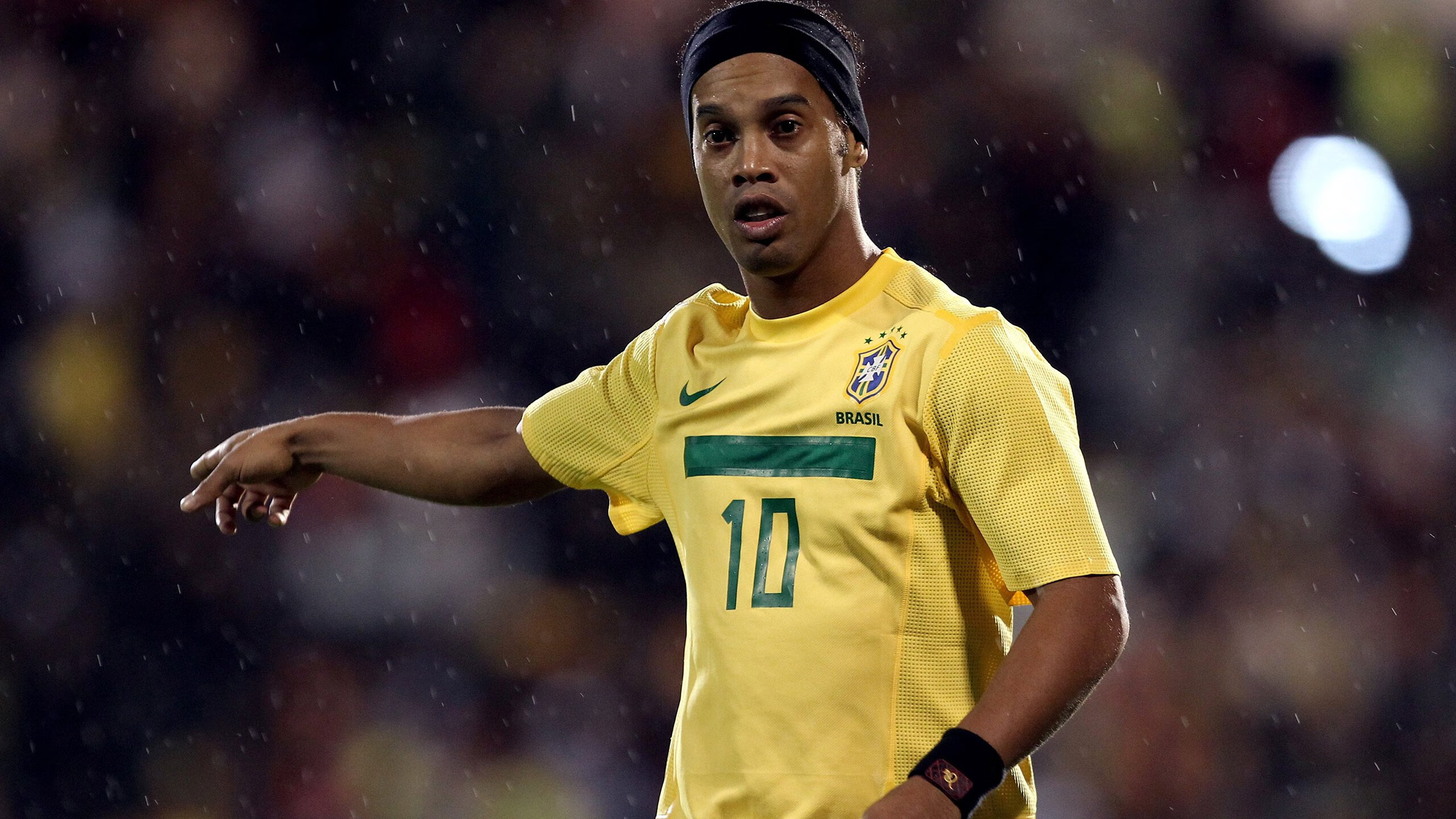 客场酒店吃不惯的泡面，酒店房间里的泡面饮料收费吗